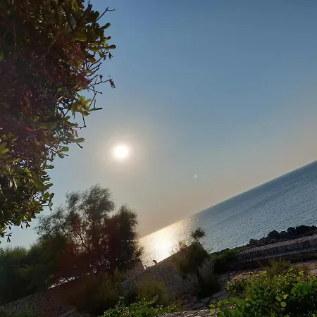 A Strapiombo Sul Mare *