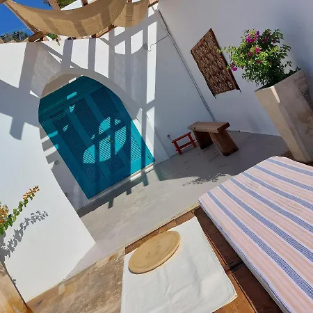 A Strapiombo Sul Mare Marittima